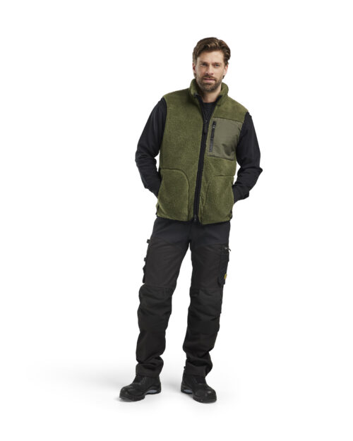 f9fd79fa-5539-426d-a5c3-48dc15acc44e Pile Weste